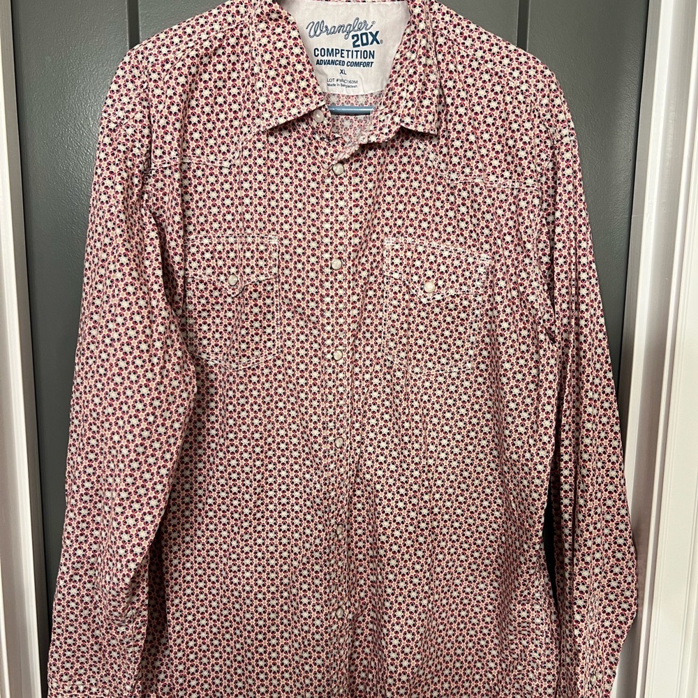 Wrangler Red Casual Button Down Shirt with Geometric Pattern. Pearl snaps